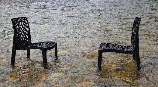 ব্যক্তিস্বার্থের সঙ্কীর্ণতায় হারিয়ে যাওয়া দেশ